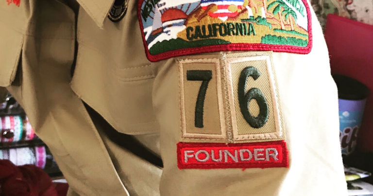 Wear this patch to show off your status as a founder of your pack, troop, crew or ship